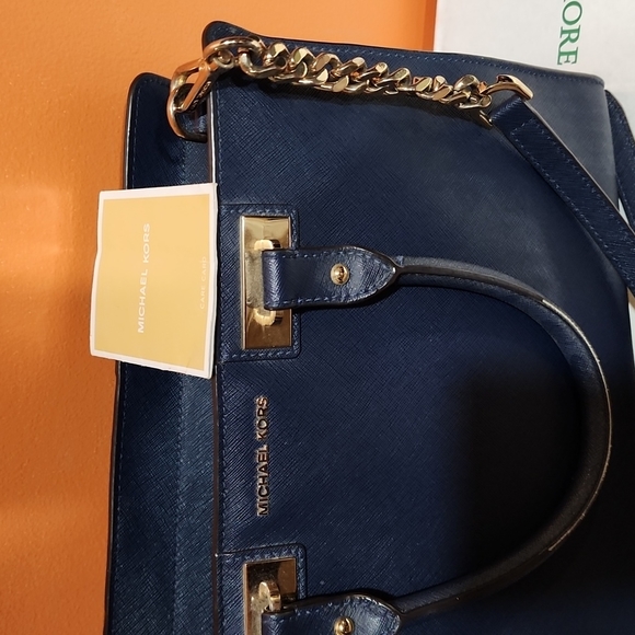 Michael Kors Satchel Leather Bag in Navy Blue with Gold Chain - Picture 7 of 10